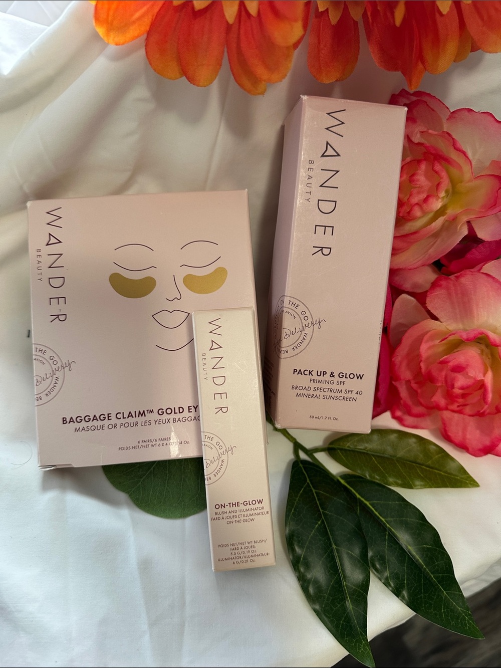 Wander Beauty Gold Eye Masks, sunscreen & blush Illuminator